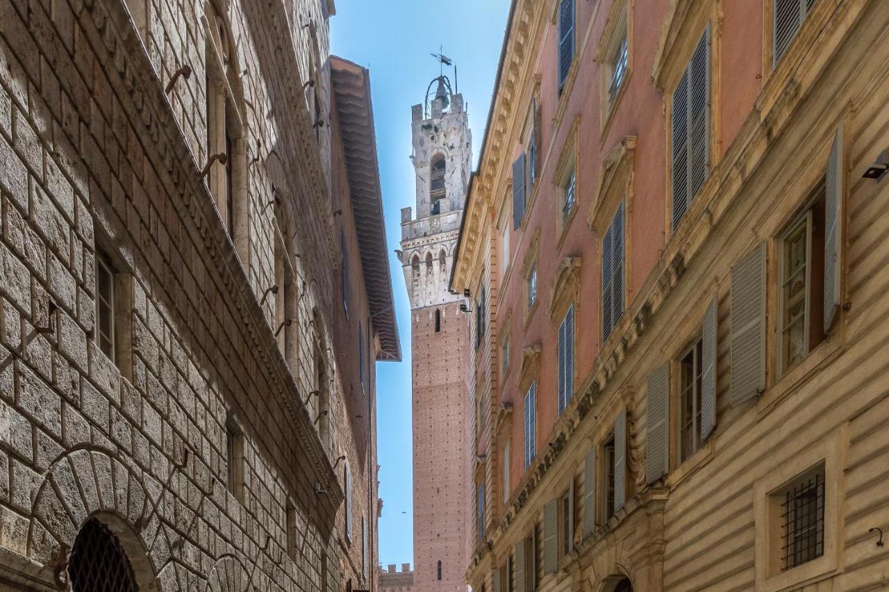 Colours 10 M Away Piazza Del Campo * Siena